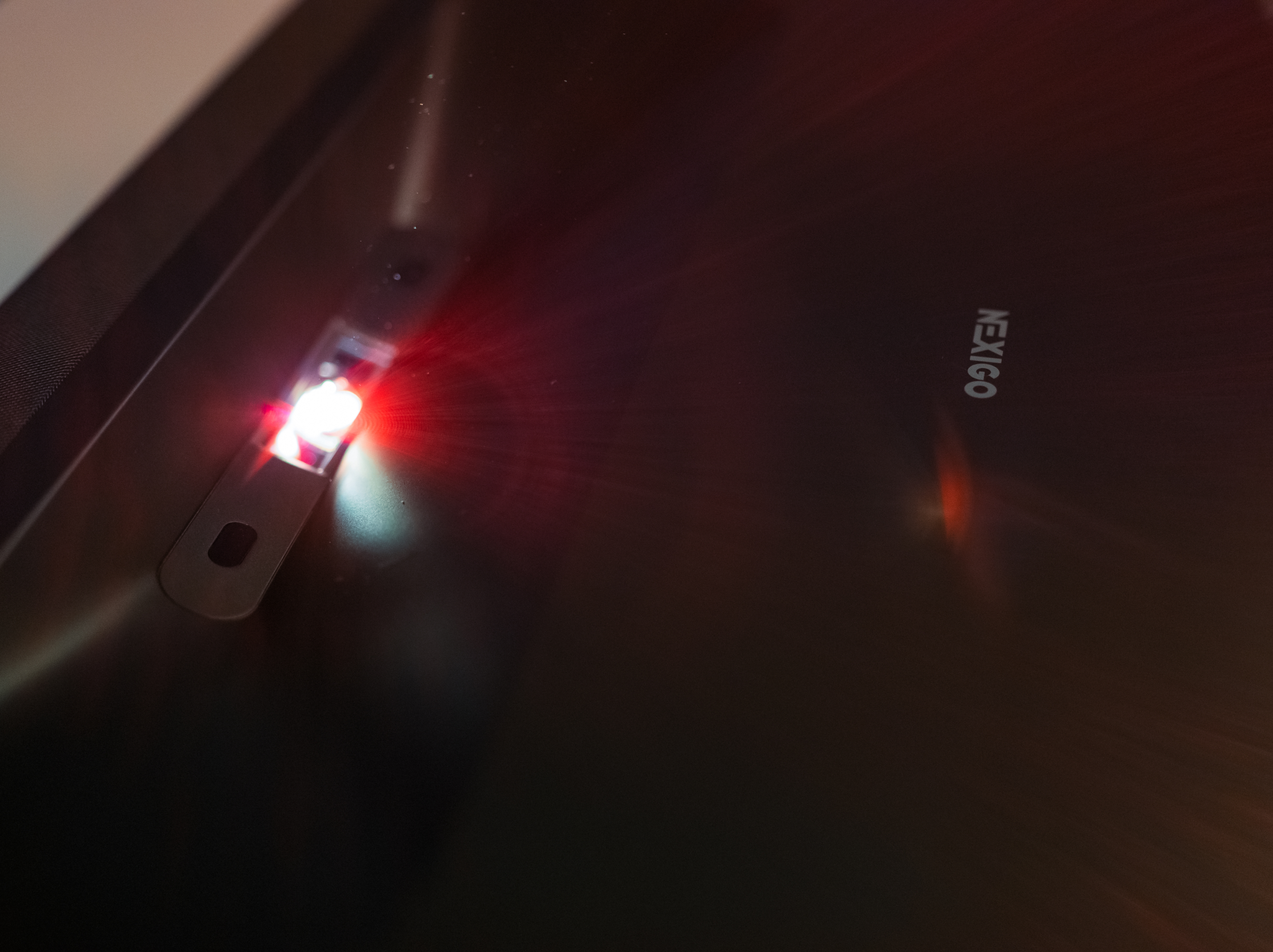 What is Dynamic Iris for projectors?