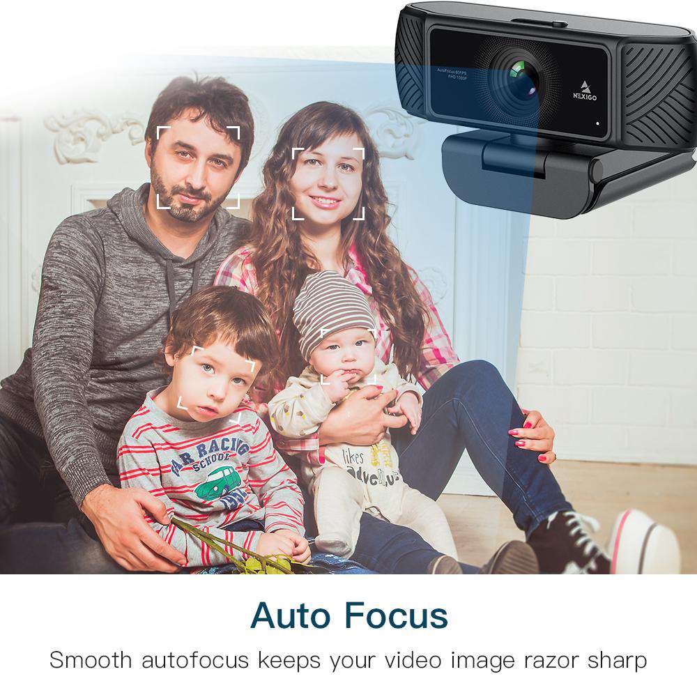 Webcam automatically focuses on parents and two children in the frame for clear imaging.